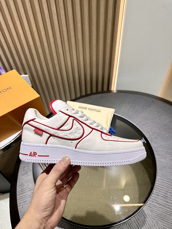 LOUIS VUITTON SKATE TRAINER (257)