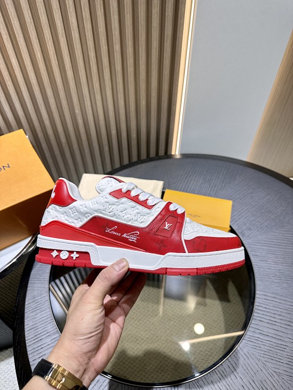 LOUIS VUITTON L@V Trainer Sneakers (12)