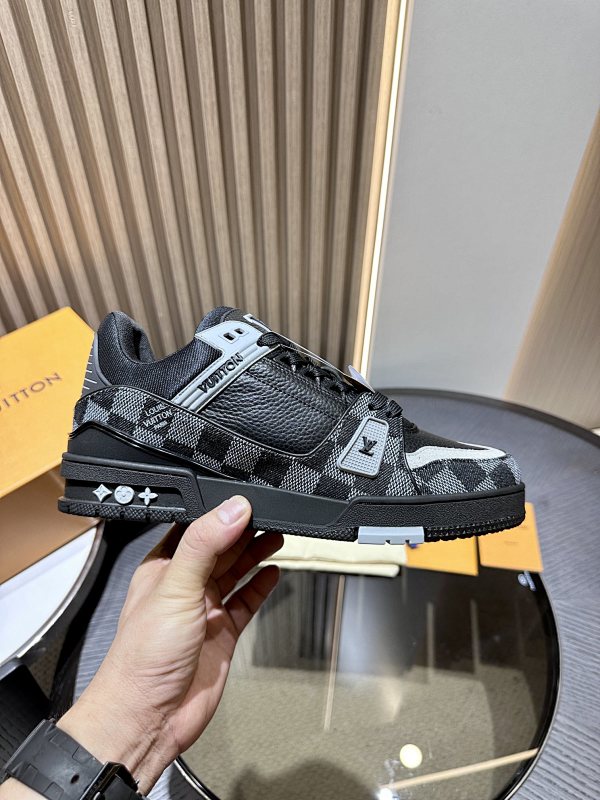 LOUIS VUITTON SKATE TRAINER (69)