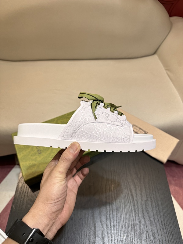GUCCI SHOES (153)