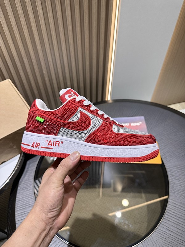 LOUIS VUITTON L@V x N*ike Sneakers (2)