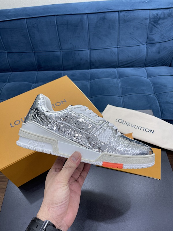 LOUIS VUITTON SKATE TRAINER (221)