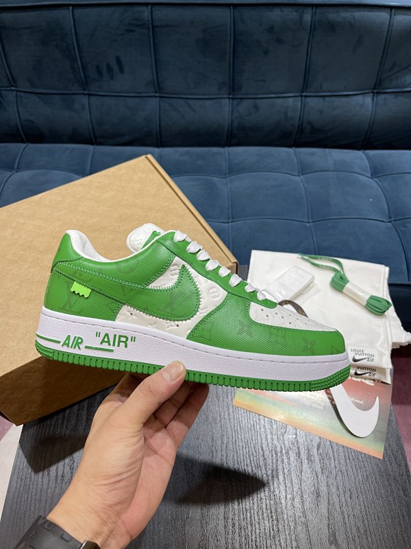 LOUIS VUITTON SKATE TRAINER (293)