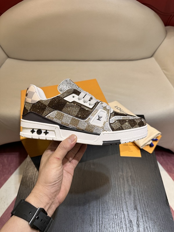 LOUIS VUITTON SKATE TRAINER (208)