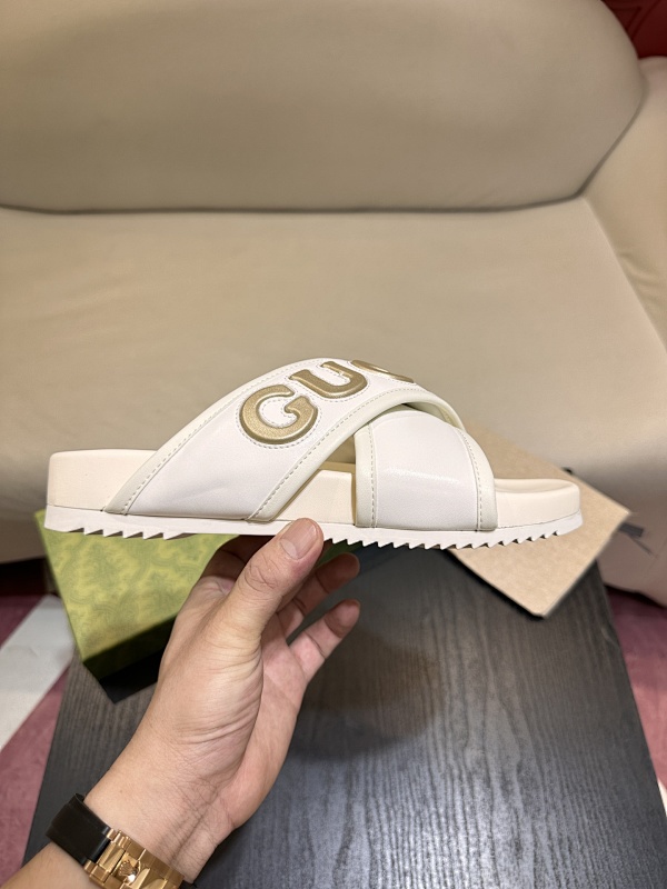 GUCCI SHOES (144)