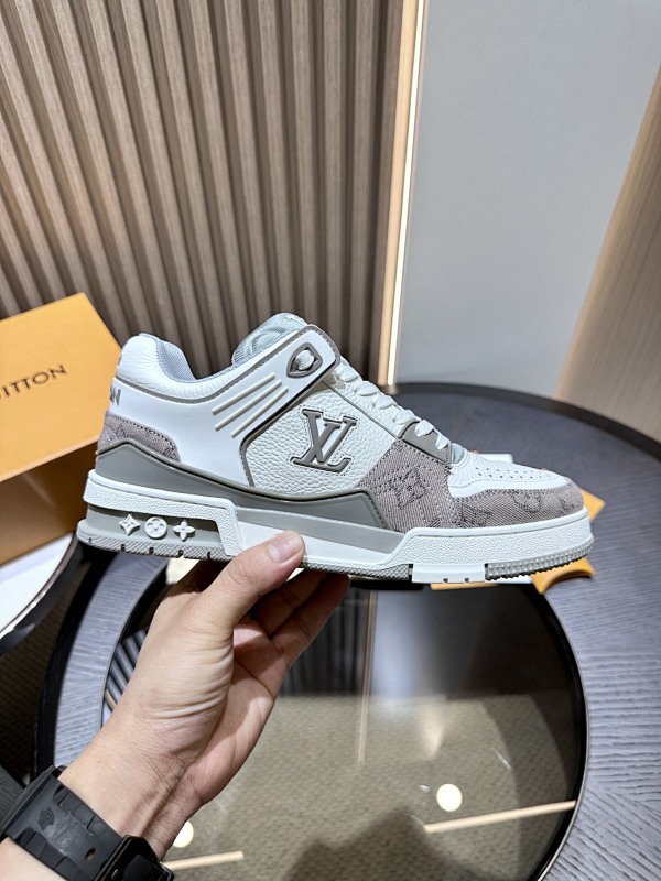 LOUIS VUITTON SKATE TRAINER (120)