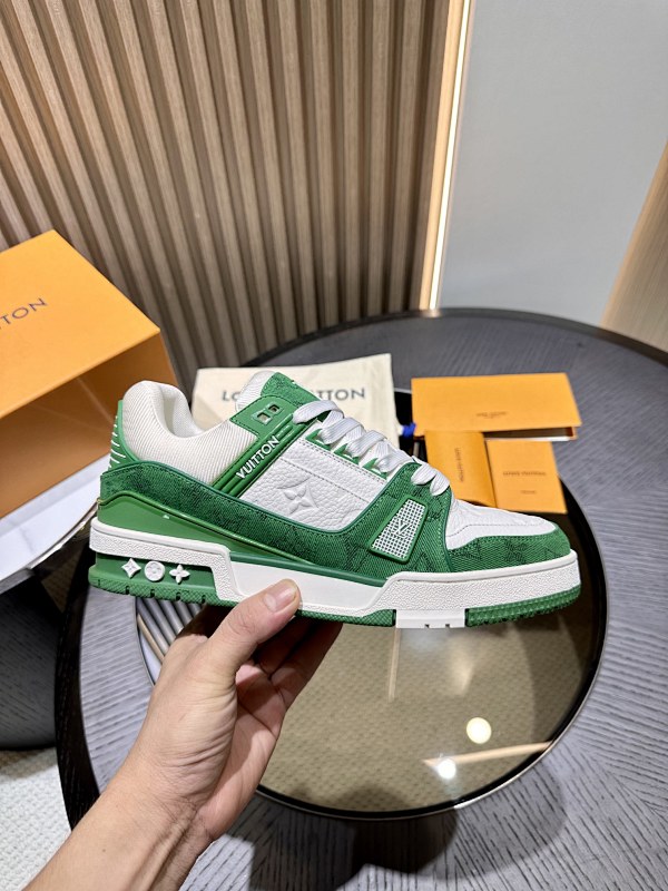 LOUIS VUITTON SKATE TRAINER (90)