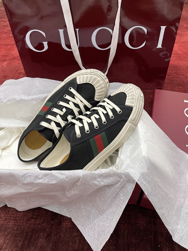 GUCCI SHOES (103)