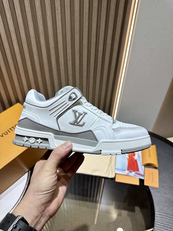 LOUIS VUITTON SKATE TRAINER (124)