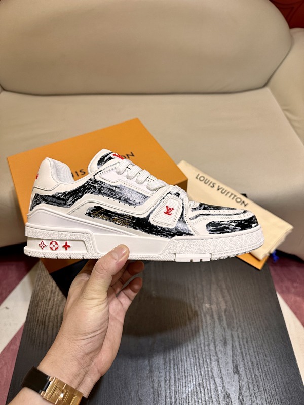 LOUIS VUITTON SKATE TRAINER (200)