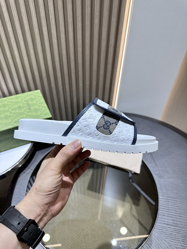 GUCCI SHOES (134)