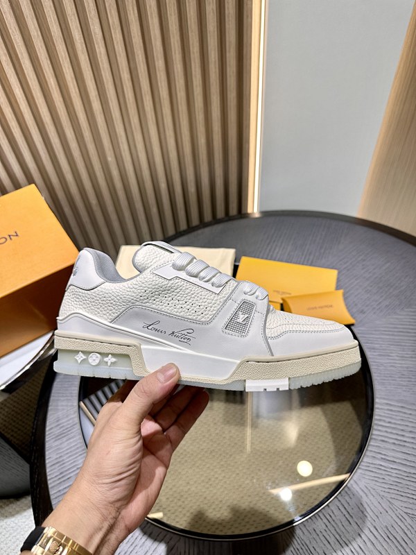 LOUIS VUITTON SKATE TRAINER (47)