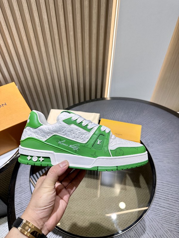 LOUIS VUITTON L@V Trainer Sneakers (11)