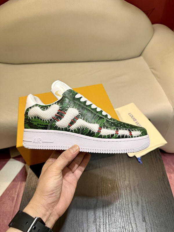 LOUIS VUITTON SKATE TRAINER (277)