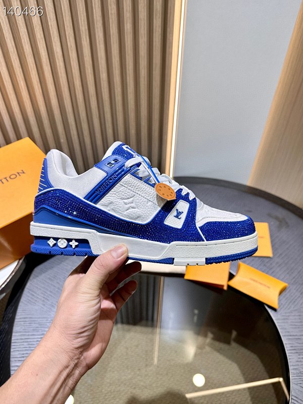 LOUIS VUITTON L@V Trainer Sneakers (104)