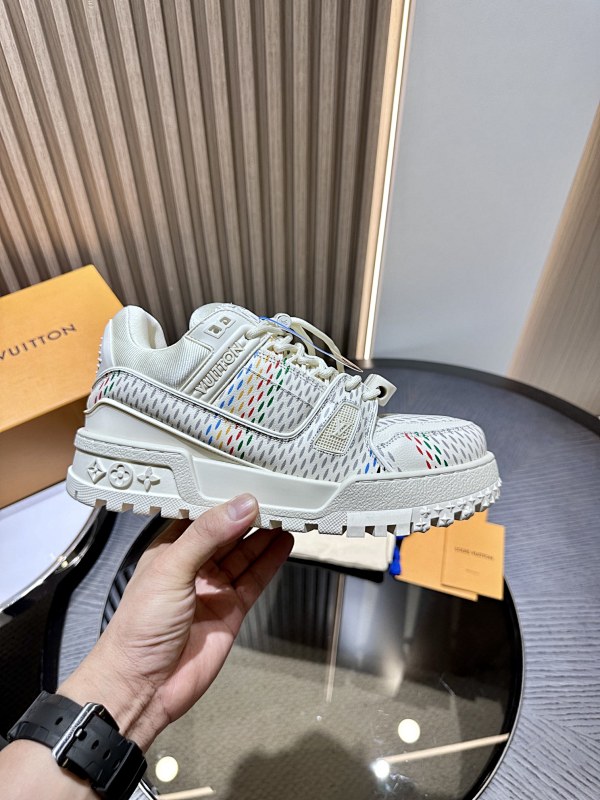 LOUIS VUITTON SKATE TRAINER (119)