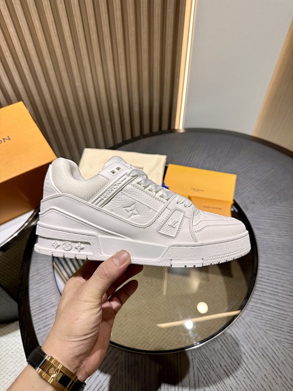 LOUIS VUITTON SKATE TRAINER (89)