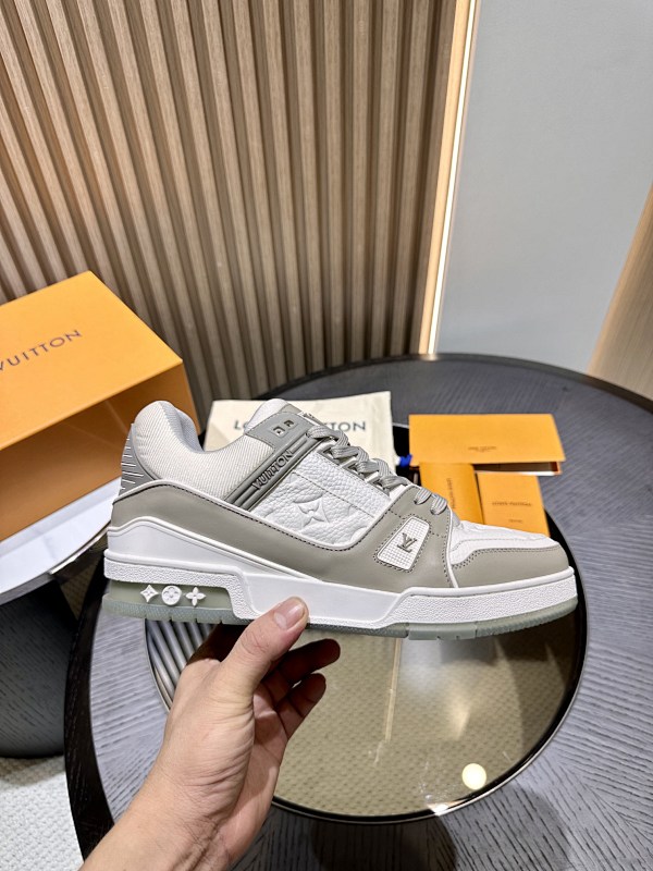 LOUIS VUITTON L@V Trainer Sneakers (8)
