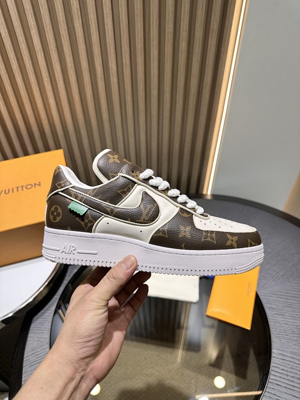 LOUIS VUITTON SKATE TRAINER (244)
