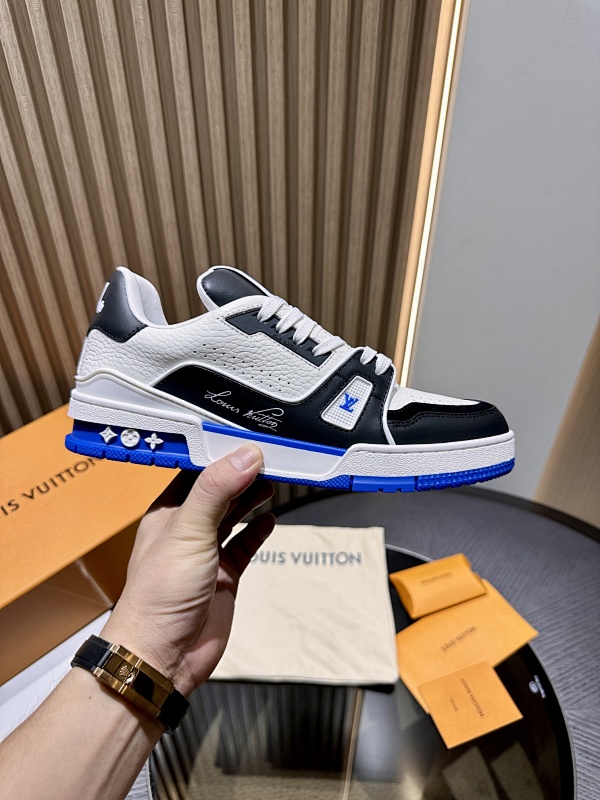 LOUIS VUITTON L@V Trainer Sneakers (3)