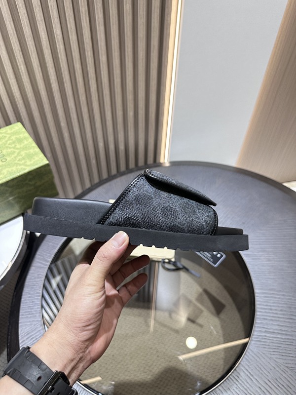 GUCCI SHOES (127)