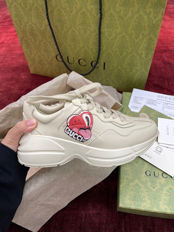 GUCCI SHOES (32)