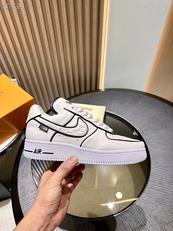 LOUIS VUITTON SKATE TRAINER (256)