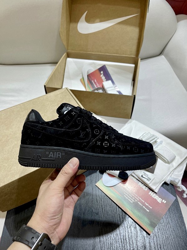 LOUIS VUITTON SKATE TRAINER (288)