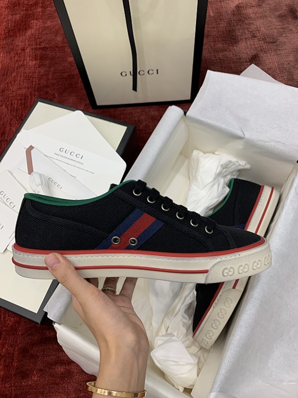 GUCCI SHOES (99)