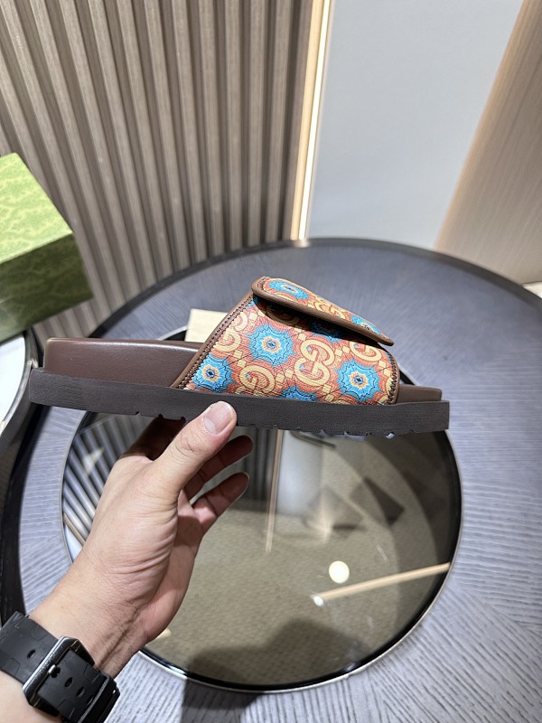 GUCCI SHOES (123)
