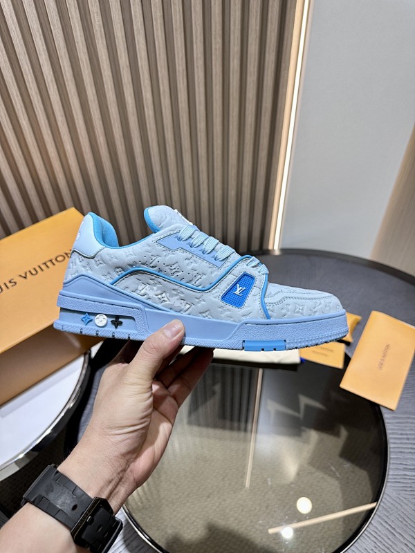 LOUIS VUITTON L@V Trainer Sneakers (21)