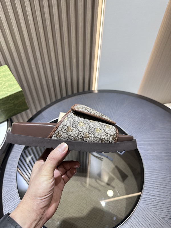 GUCCI SHOES (128)