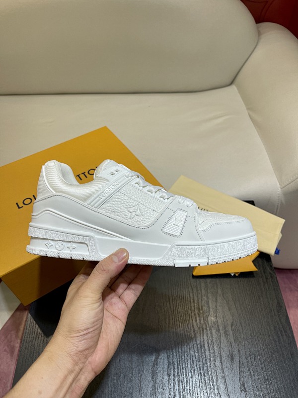LOUIS VUITTON SKATE TRAINER (196)