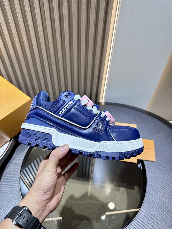 LOUIS VUITTON L@V Trainer Sneakers (60)