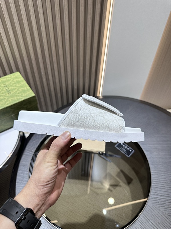 GUCCI SHOES (125)