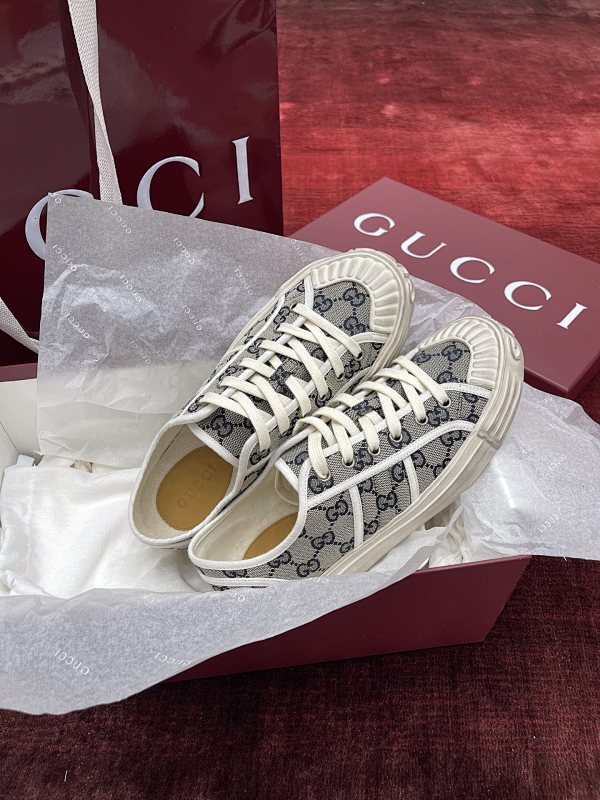 GUCCI SHOES (100)