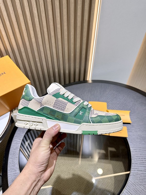 LOUIS VUITTON SKATE TRAINER (149)