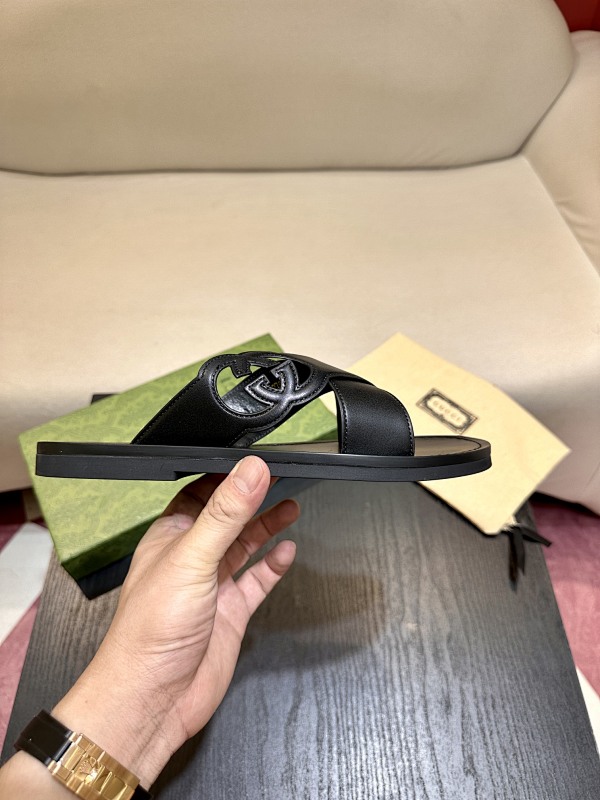 GUCCI SHOES (138)