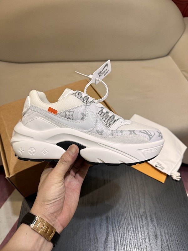 LOUIS VUITTON SKATE TRAINER (262)