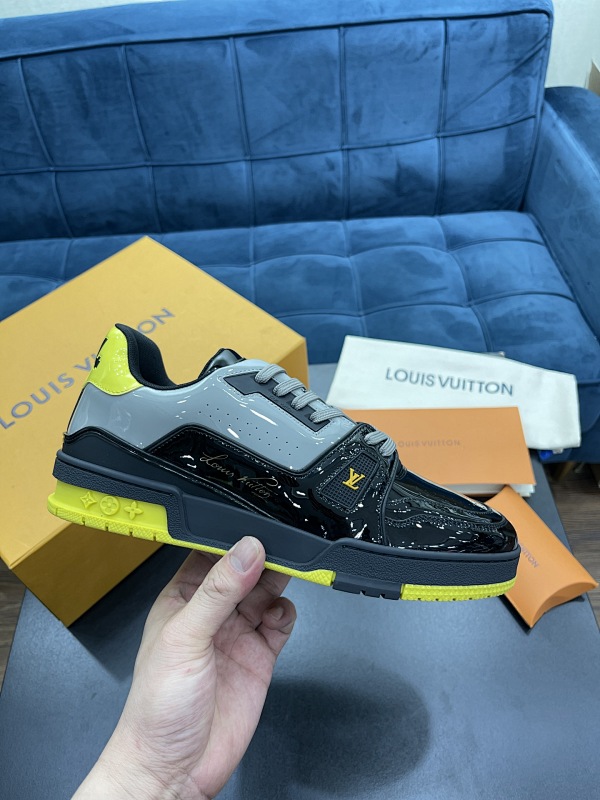 LOUIS VUITTON L@V Trainer Sneakers (165)