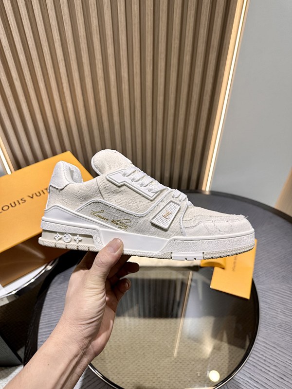 LOUIS VUITTON SKATE TRAINER (113)