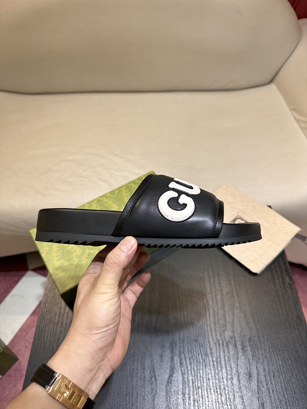 GUCCI SHOES (142)