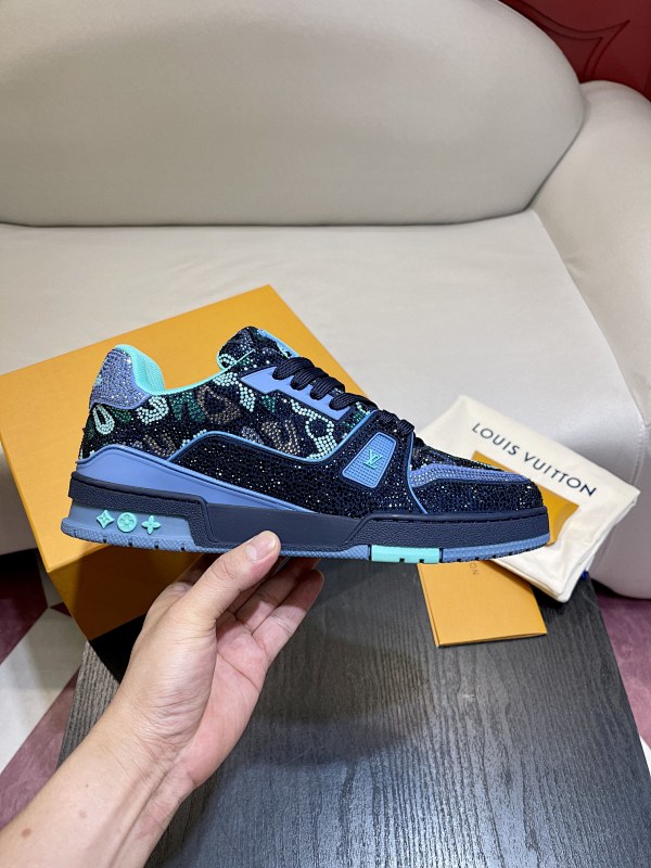 LOUIS VUITTON SKATE TRAINER (209)
