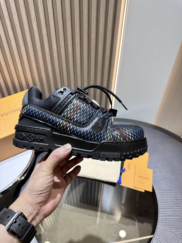 LOUIS VUITTON L@V x Timberland Sneakers (3)