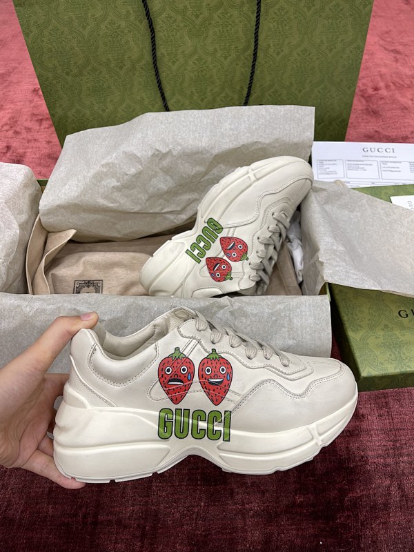 GUCCI SHOES (60)
