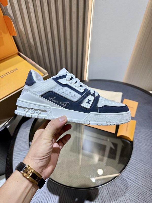 LOUIS VUITTON L@V Trainer Sneakers (30)