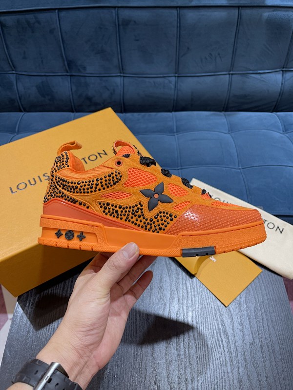 LOUIS VUITTON L@V Trainer Sneakers (177)