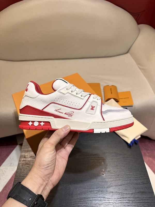 LOUIS VUITTON L@V Trainer Sneakers (108)