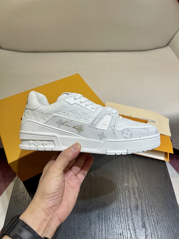 LOUIS VUITTON SKATE TRAINER (174)