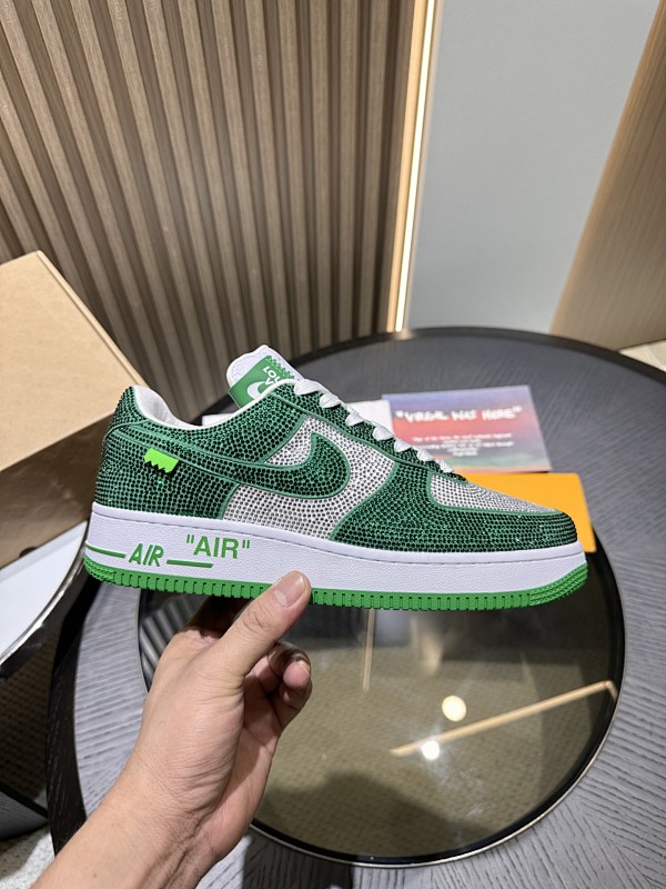 LOUIS VUITTON SKATE TRAINER (248)